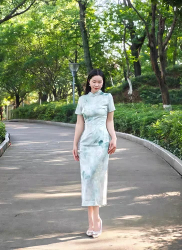 Wind Among Lotus photo review